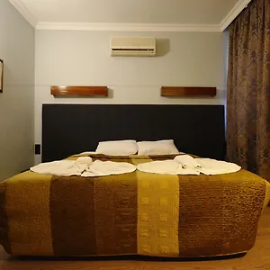 3* Otel Hisar Club